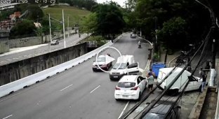 Chase for a robber who stole a van carrying dairy products