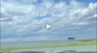 The hard landing of the An-2 plane in Kazakhstan was caught on view