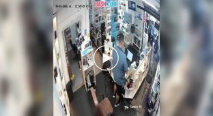 Трагедия на Филиппинах: владелец магазина случайно застрелил свою жену