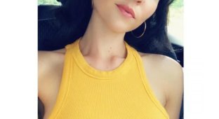 Красуні з клубу «Без бюстгальтера»