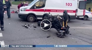 A painful encounter between a motorcyclist and a car