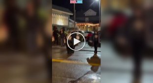 Чоловік відволік ведмедя, рятуючи сім'ю з дітьми