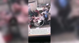 Уличный мясной рынок в пригороде Парижа