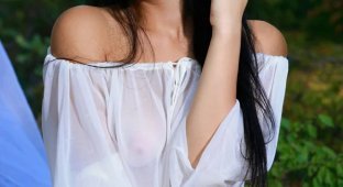 Tanned beauty Lola Marron