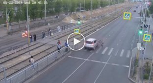 Uncertain crossing of the road at a prohibitory traffic light