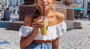 Sofia Tsakiridou - Girl of the Day