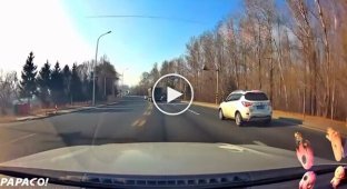 Вытолкнул под встречный грузовик