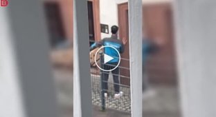 A courier left more than just a package