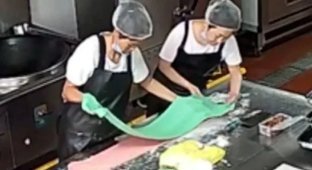 В Китае более 200 детей отравились свинцом (2 фото + 1 видео)