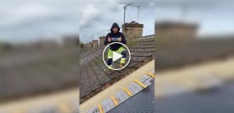 Чоловік упав з даху, знімаючи відео із сонячними панелями