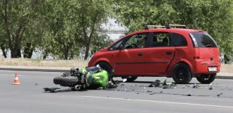 Все ж таки мотоцикл - дуже небезпечний вид транспорту, навіть якщо водій дотримується ПДР (4 фото + 2 відео)