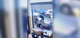 В Іспанії чоловік спробував пограбувати літню людину