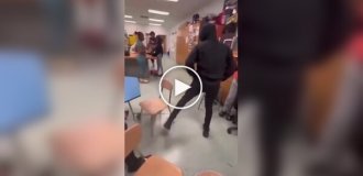 Довели до предела: подросток в США напал на обидчика из-за травли