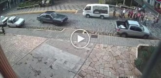 Criminals attacked a woman at her mother's funeral