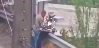 Пристрасні обійми на краю прірви