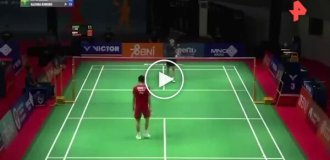 Chinese badminton player dies on court during competition