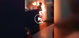 В аэропорту Алматы мужчина поджег себя на глазах людей