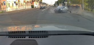 Hard collision with a gas service vehicle (5 photos + 1 video)