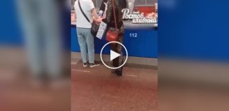 “Let him go to his Europe”: In Russia, a girl came to the market and angered the local saleswomen with her beautiful appearance