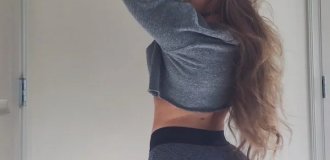 Tanned girls and their delicious butts (60 photos)