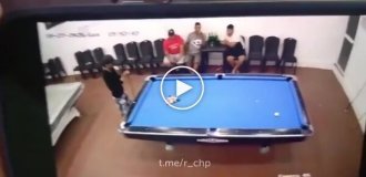 Нападение на посетителей бильярдной в Эквадоре