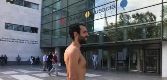 A nudist fined in Spain for showing up naked at a police station (4 photos)