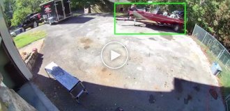 Пішов на дно: спроба хлопця пересунути човен закінчилася катастрофою