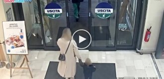 В Италии мужчина попытался вырвать ребенка из рук матери