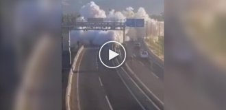 В Чили грузовик с газом взорвался прямо на дороге