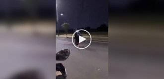 Це шедевр. Що ж ним не живеться спокійно