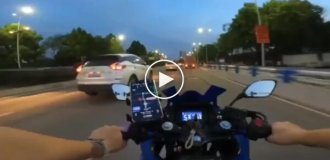 Шлем спас жизнь мотоциклисту