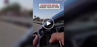 В Техасе инспектор едва не оказался под колесами во время проверки