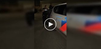 Поліцейський втомився від суперечки і застосував перцевий балончик