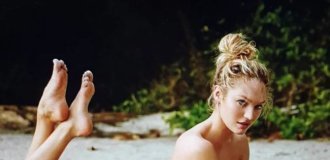 Спокусливі дівчата в пляжному пісочку