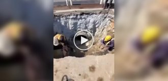 Работягу унесло в вакуумную канализацию