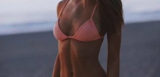 One of the reasons to love summer is the attractive girls in bikinis (35 photos)