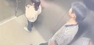 A teenager attacked a girl in an elevator (2 photos + 1 video)