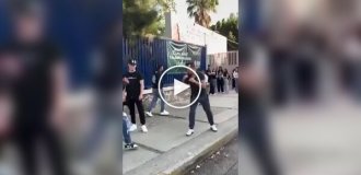 Мужчина подрался со студентом