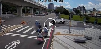 In China, a lady car caused a real commotion on the road