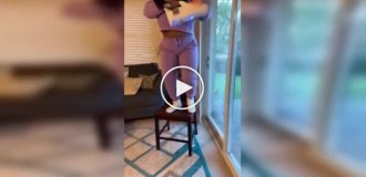 An attempt to catch an insect ended in complete failure