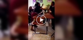 Две женщины устроили ожесточенную драку на поминках, выяснив, что были любовницами одного мужчины