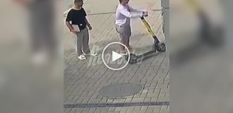 A scooter hit a mother and baby in Russia