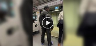 This is Sparta: a black man was thrown out of the subway