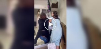 В Великобритании родственники набросились на руководителя похоронного бюро из-за дополнительных сборов