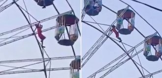 A terrifying moment: a 13-year-old schoolgirl hung on a Ferris wheel (5 photos + 1 video)