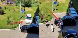 In Mytishchi, a bearded man broke a mirror on a pensioner's car after a remark about parking (3 photos + 1 video)