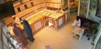 Ограбление ювелирного магазина в Афганистане