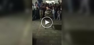 A school volcano got out of control: in Argentina, a girl caused a real eruption