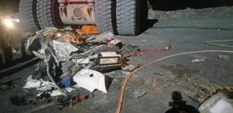 All that was left of a UAZ after a meeting with a BelAZ (2 photos + 1 video)