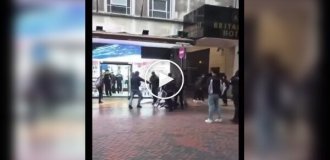 В Берлине прохожий спас подростка, став живым щитом против нападавших